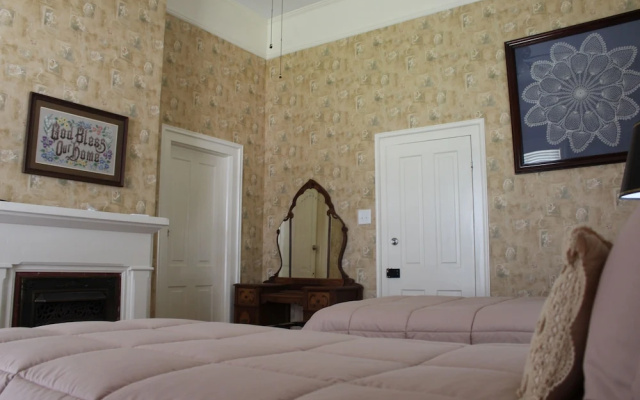 photo 4 of Night in the Museum Hotel