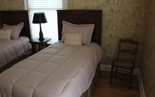 photo 5 of Night in the Museum Hotel