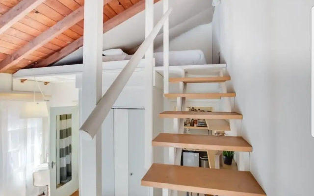 photo 4 of Nirvana Stylish Cottage Venice Beach - studio Br Apts
