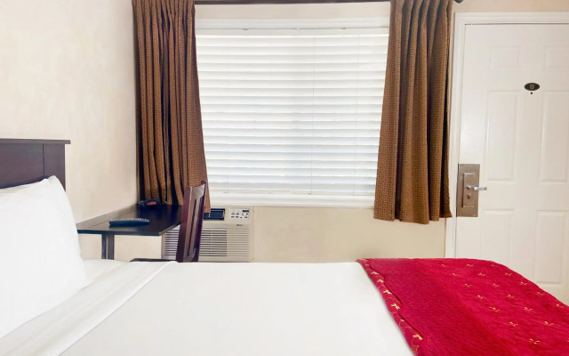 photo 4 of Nite Inn - Walking Distance to Universal Studios Hollywood