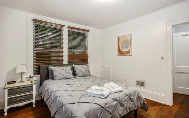 photo 2 of The Woodside Guest House II