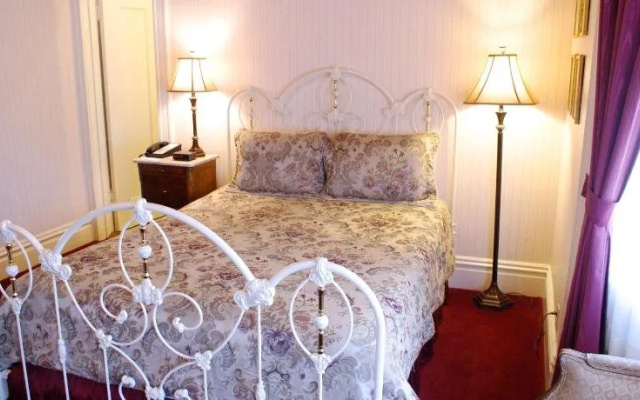 photo 5 of Nob Hill Inn