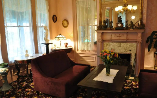 photo 2 of Normandy Inn