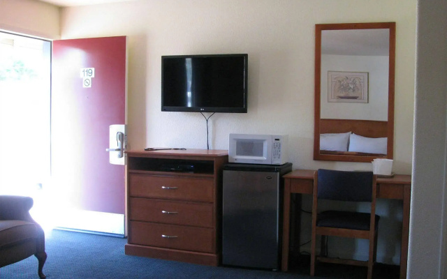 photo 3 of North Bay Inn Santa Rosa