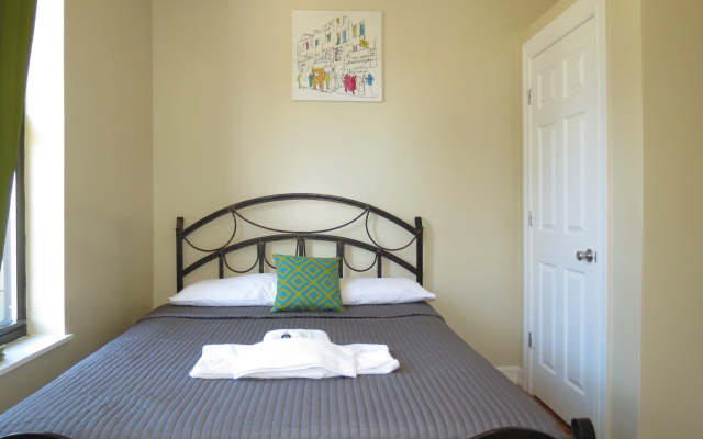 photo 3 of Broadway Deluxe B Apartments