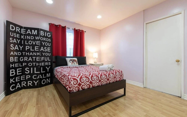 photo 2 of North Hollywood Spacious Vacation Paradise 3 Bdr