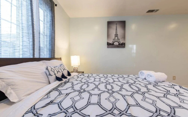 photo 5 of North Hollywood Spacious Vacation Paradise 3 Bdr