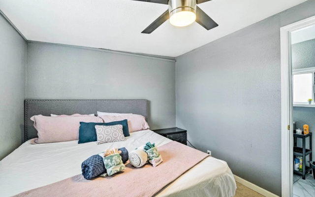 photo 3 of North Las Vegas Studio w/ Fire Pit: 10 Mi to Strip