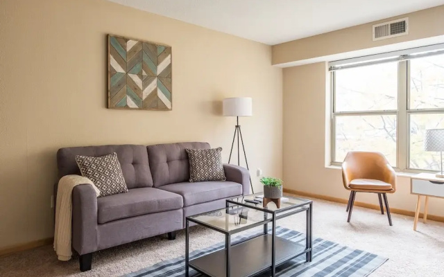 photo 3 of North Loop 1 BR Apt by Frontdesk