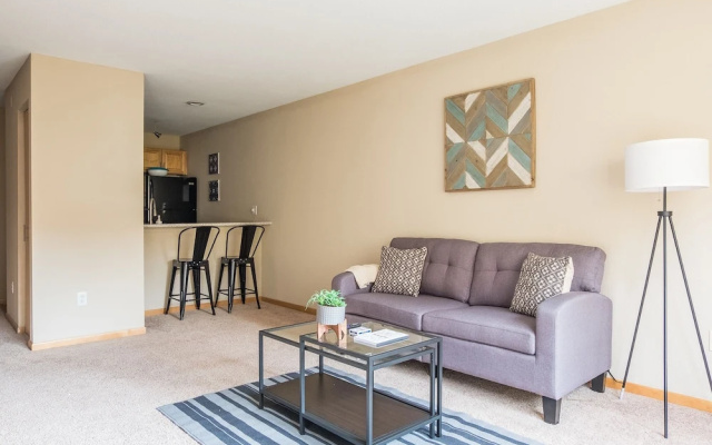 photo 5 of North Loop 1 BR Apt by Frontdesk