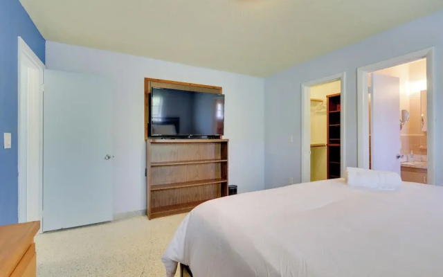 photo 2 of North Miami Beach Rental: Near Walking Park!