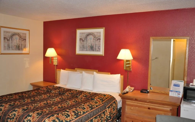 photo 4 of Holiday Inn Express & Suites Bloomington W Mall