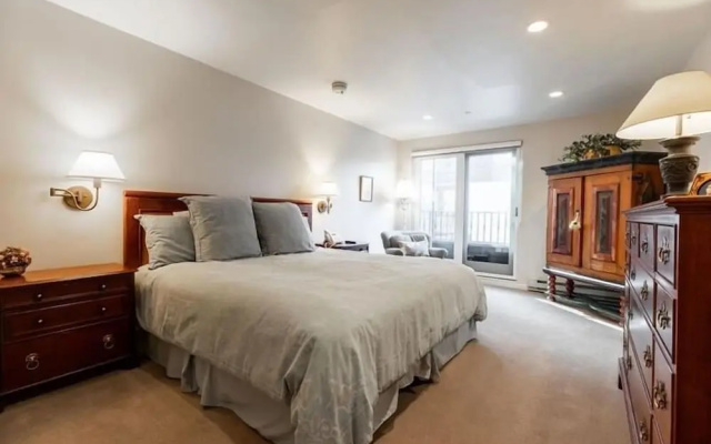 photo 3 of Northwood's Juniper 311 6 Bedroom Condo by RedAwning
