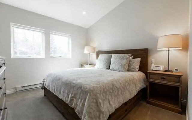 photo 5 of Northwood's Juniper 311 6 Bedroom Condo by RedAwning