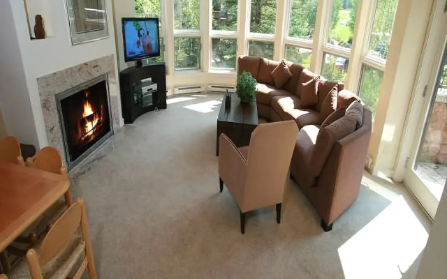 photo 4 of Northwoods Luxury Condo Close to Chairlift by RedAwning