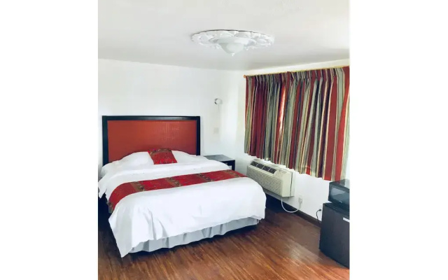 photo 5 of Norwalk Inn & Suites
