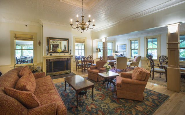 photo 2 of Norwich Inn