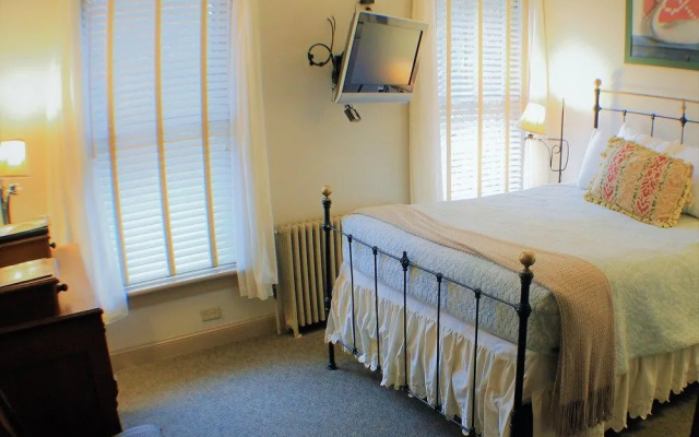 photo 4 of Norwich Inn
