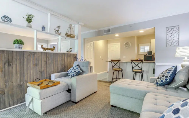photo 2 of Norwich Vacation Rental w/ Golf Course Views!
