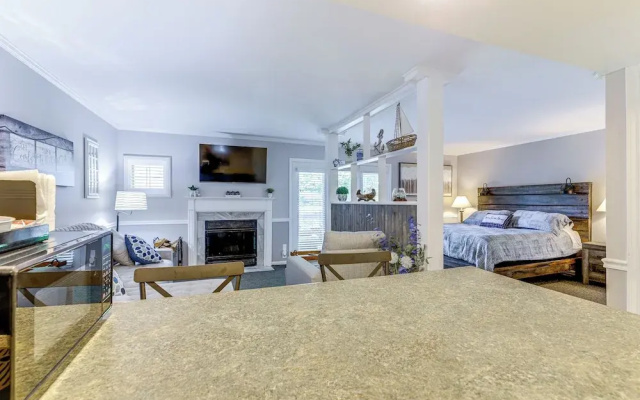 photo 4 of Norwich Vacation Rental w/ Golf Course Views!