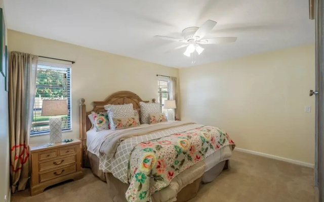 photo 4 of NP97th 689 3 Bedroom Holiday Home by Marco Naples Vacation Homes