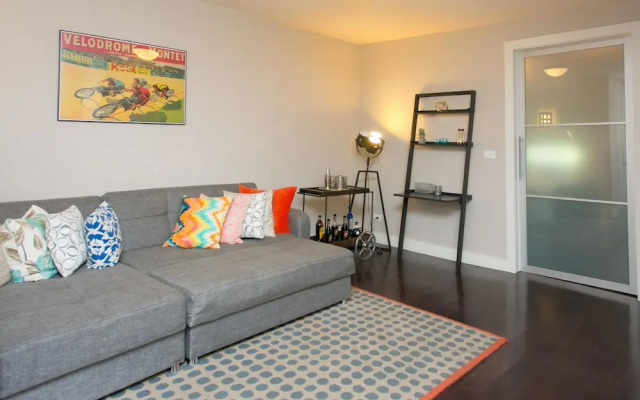 photo 3 of NY053 3 Bedroom Apartment By Senstay