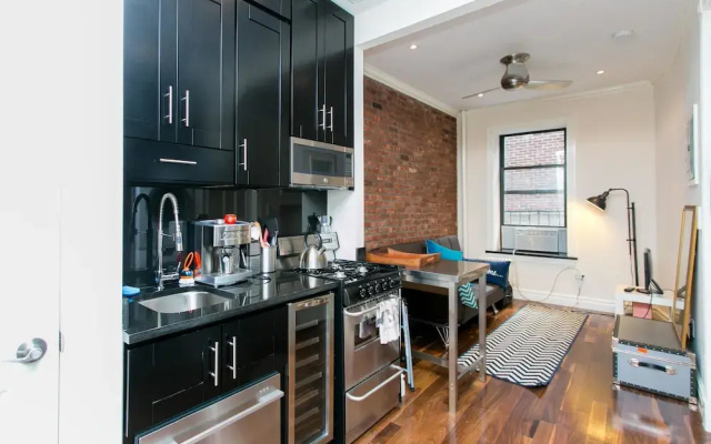 photo 2 of NY056 1 Bedroom Apartment By Senstay