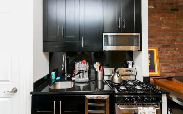 photo 4 of NY056 1 Bedroom Apartment By Senstay