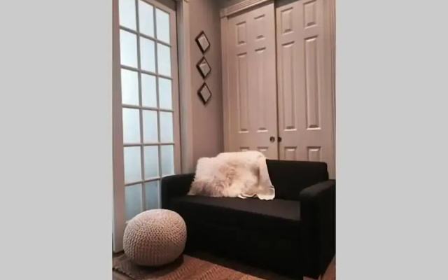 photo 5 of NY060 1 Bedroom Apartment By Senstay