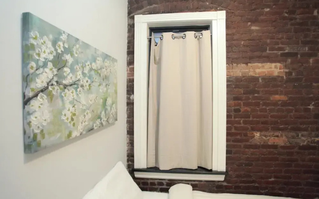 photo 3 of NY063 1 Bedroom Apartment By Senstay