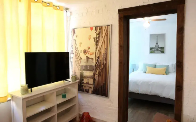 photo 3 of NY079 1 Bedroom Apartment By Senstay