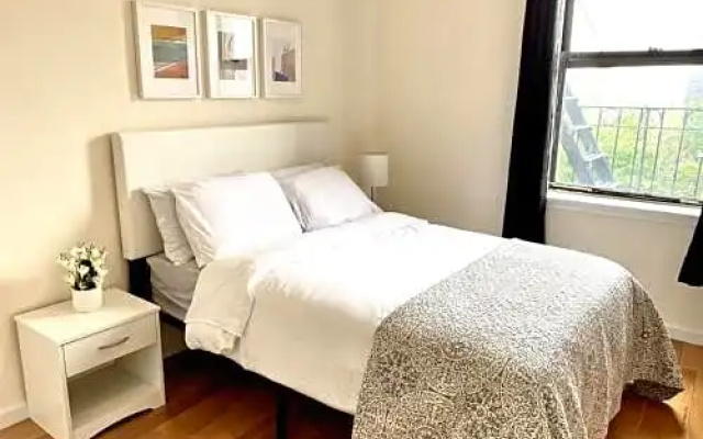 photo 5 of Nyc Manhattan Bedroom