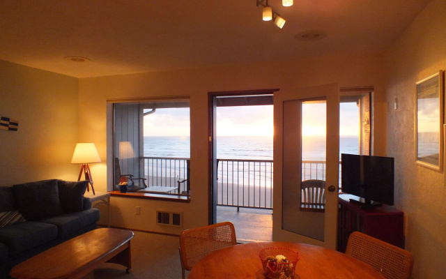photo 3 of Nye Beach Condos at Pacific Crest