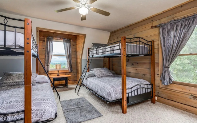 photo 2 of O Leary's Hideaway - 2 Br cabin