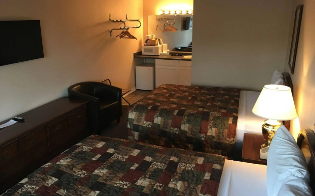 photo 4 of Oak Grove Inn