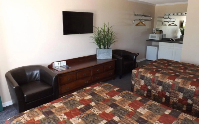 photo 5 of Oak Grove Inn
