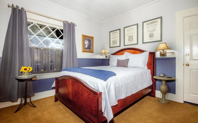 photo 2 of Oak Hill Bed & Breakfast