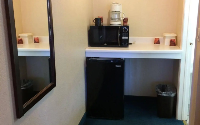 photo 3 of Oak Motel Palo Alto