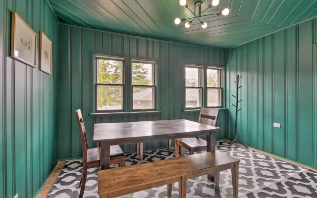 photo 2 of Spacious Oak Park Home, 11 Mi to Downtown Chicago!
