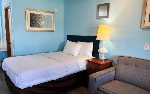 photo 5 of Oak Tree Inn