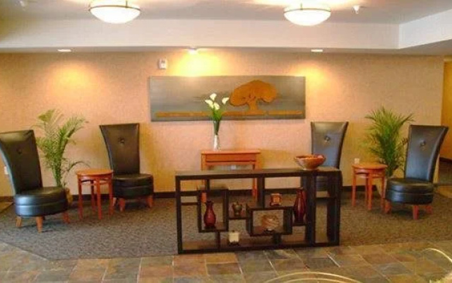 photo 2 of Value Inn - Livonia