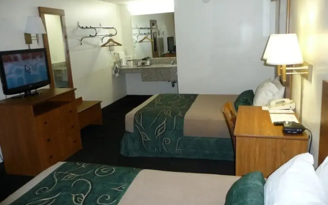 photo 5 of Value Inn - Livonia