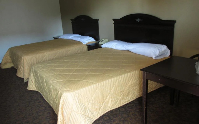 photo 2 of Oak Tree Motel