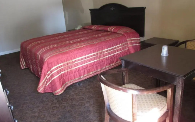 photo 3 of Oak Tree Motel
