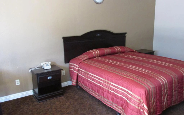 photo 4 of Oak Tree Motel