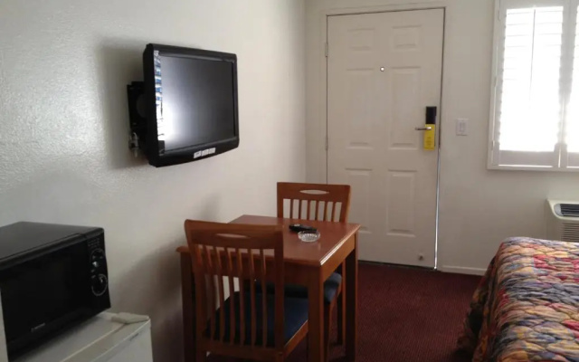 photo 4 of Scottish Inns Long Beach