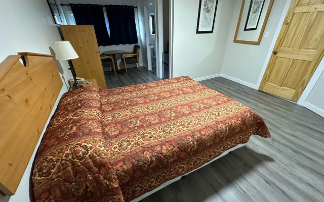 photo 4 of Oakdell Motel