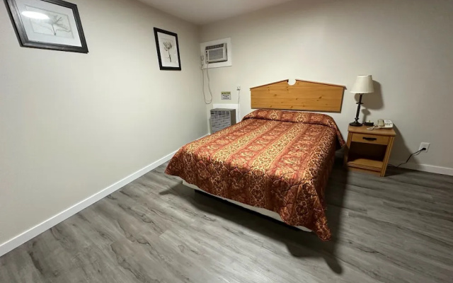 photo 5 of Oakdell Motel