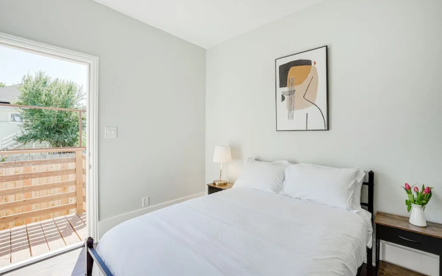 photo 5 of Oakland Vacation Rental ~ 10 Mi to San Francisco!