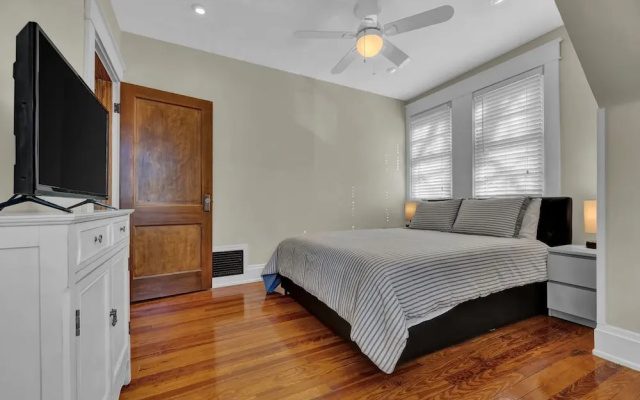 photo 3 of Oakley Square 3br Charmer - Total Walkability 3 Bedroom Home by RedAwning